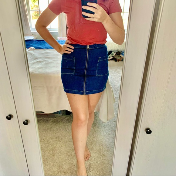 Denim mini skirt, zip-up— refuge - Picture 2 of 5
